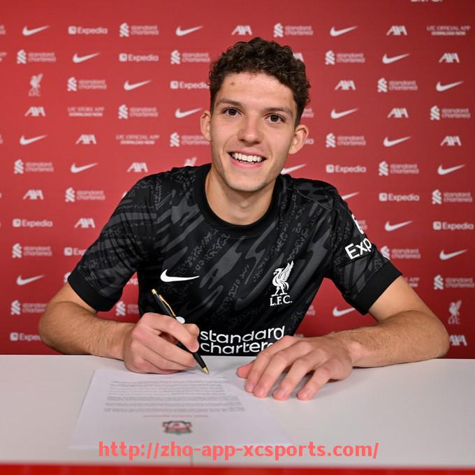 杏彩体育-西甲直播间互动方式与观众实时反馈平台